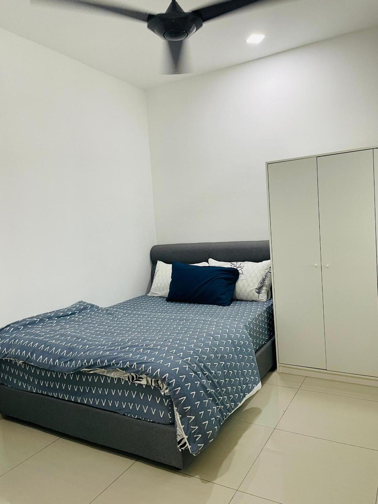 Nazirin Homestay No 27 Tmn Desa Manjung Lumut Exterior photo